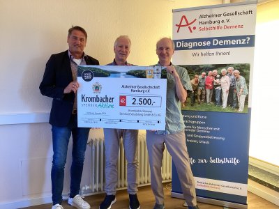 Krombacher unterstützt die Alzheimer Gesellschaft Hamburg e.V. mit großzügiger Spende in Höhe von 2.500 Euro